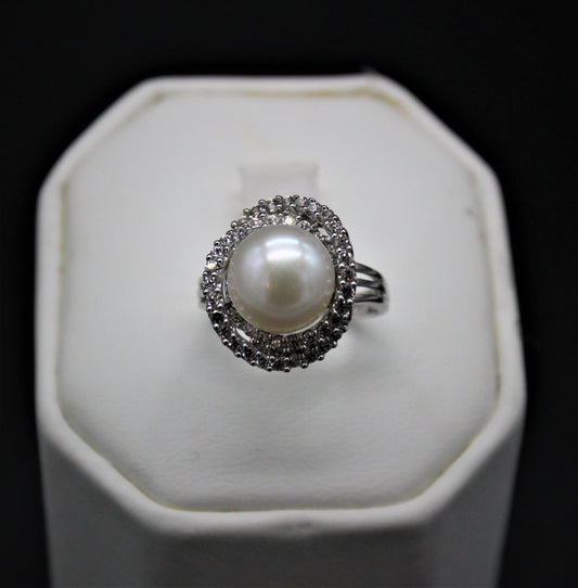 Button Pearl and White Zircon Ring