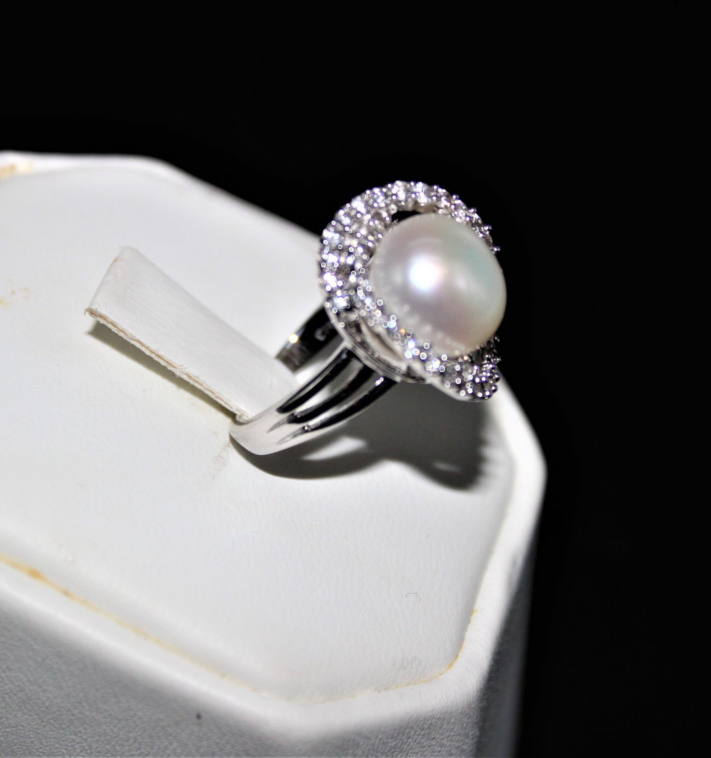 Button Pearl and White Zircon Ring