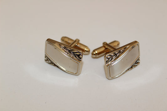 Gold tone vintage cufflinks